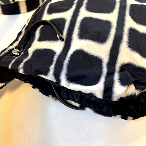 Chanel Messenger Bag - Picture 15 of 16